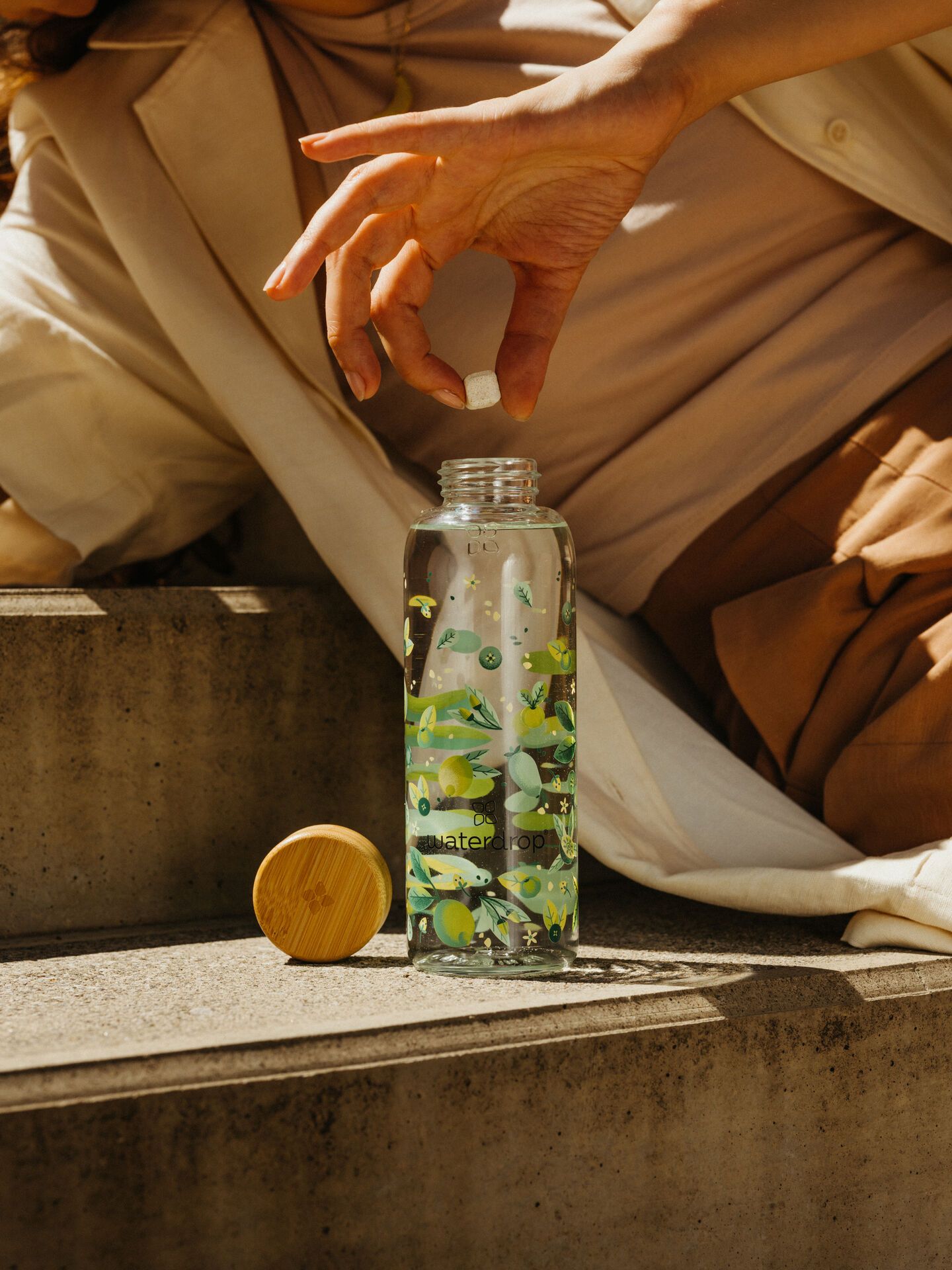 waterdrop bottle and drop